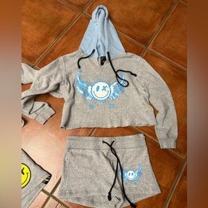 Love junkie girls Gray Hoodie and Shorts Set